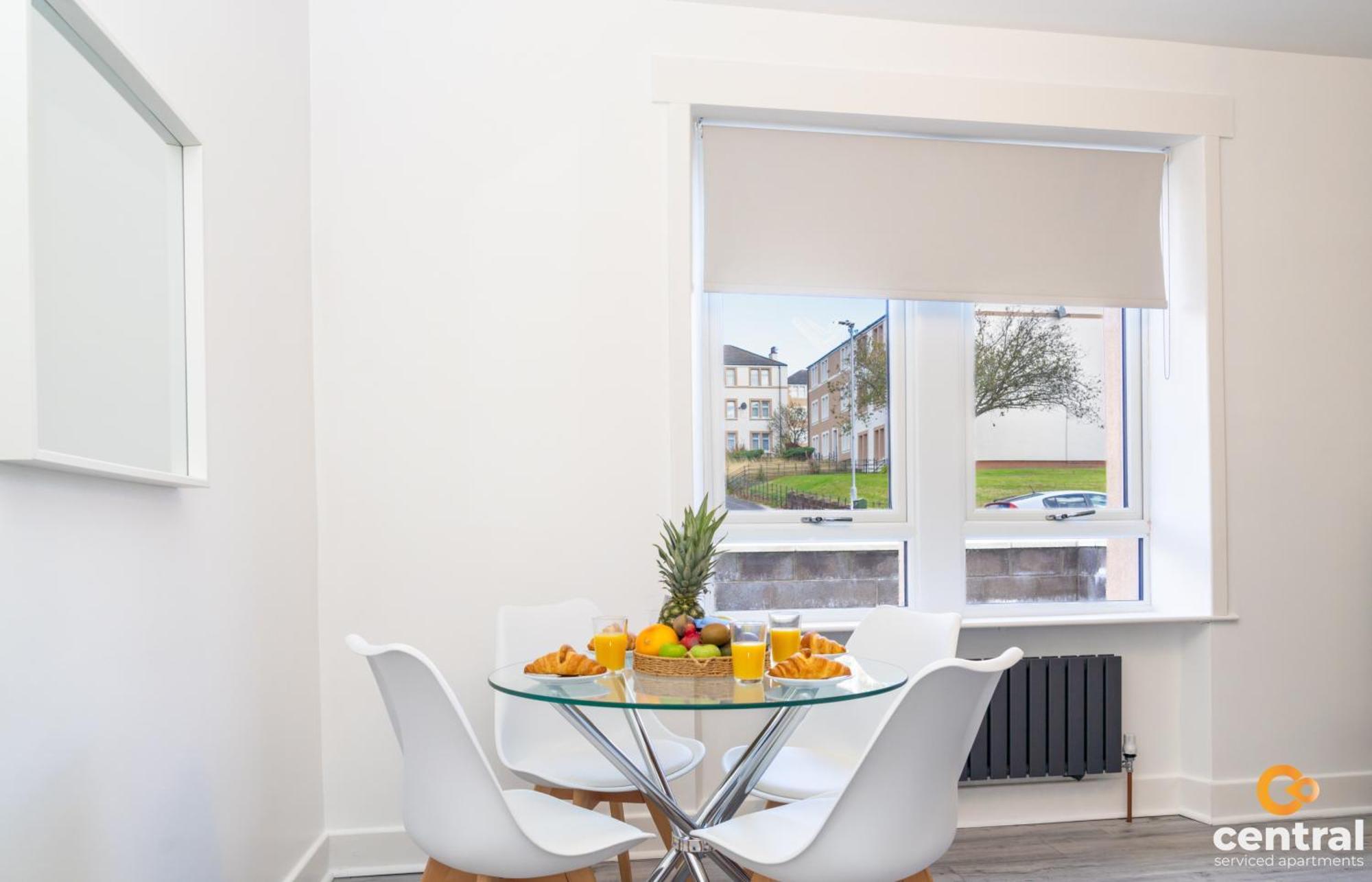 Central Serviced Apartments - 2 Bedroom - Free Street Parking - Fast Wifi - Smart Tvs In All Rooms - Ground Level - Family Neighbourhood - 3 X Double Beds - Heating 24-7 - Trade Stays - Weekly & Monthly Offers Dundee Buitenkant foto