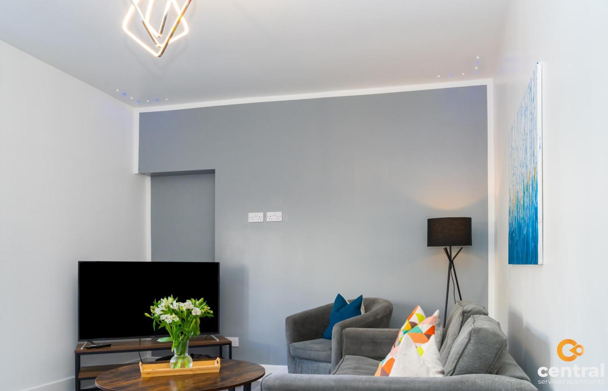 Central Serviced Apartments - 2 Bedroom - Free Street Parking - Fast Wifi - Smart Tvs In All Rooms - Ground Level - Family Neighbourhood - 3 X Double Beds - Heating 24-7 - Trade Stays - Weekly & Monthly Offers Dundee Buitenkant foto